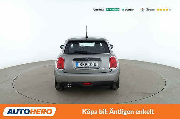 MINI Cooper 4 of 5