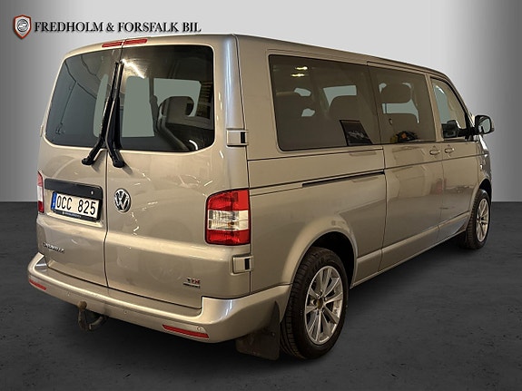 Volkswagen Caravelle 5 of 5