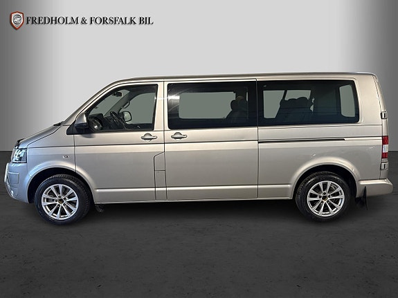 Volkswagen Caravelle 2 of 5