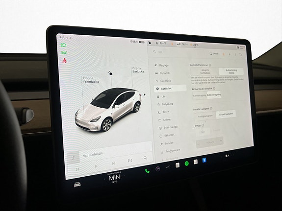 Tesla Model Y 27 of 30