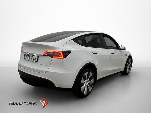 Tesla Model Y 8 of 30