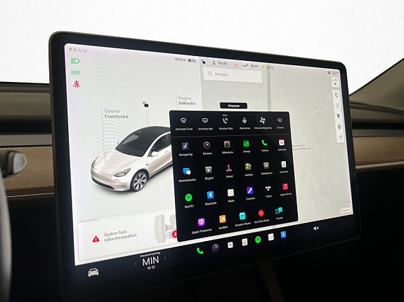 Tesla Model Y 23 of 30
