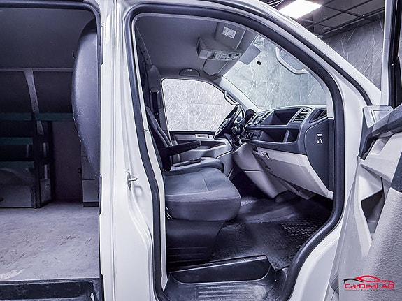 Volkswagen Transporter 14 of 23