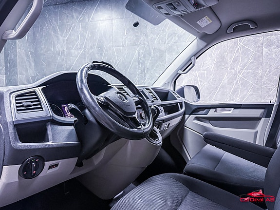 Volkswagen Transporter 11 of 23