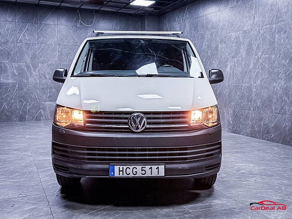 Volkswagen Transporter 2 of 23