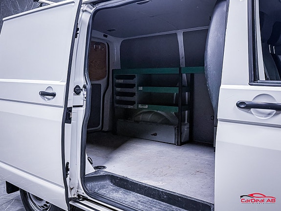 Volkswagen Transporter 16 of 23