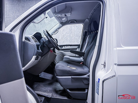 Volkswagen Transporter 10 of 23