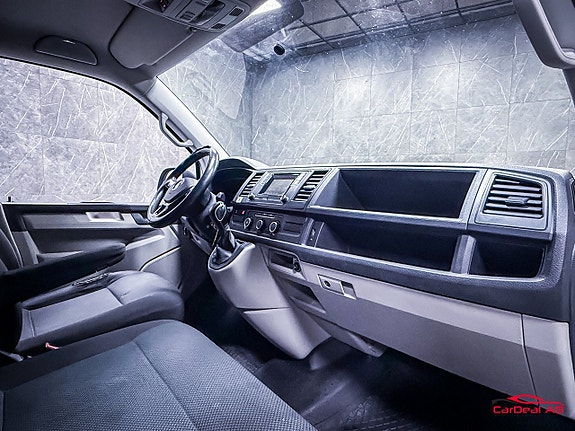 Volkswagen Transporter 13 of 23