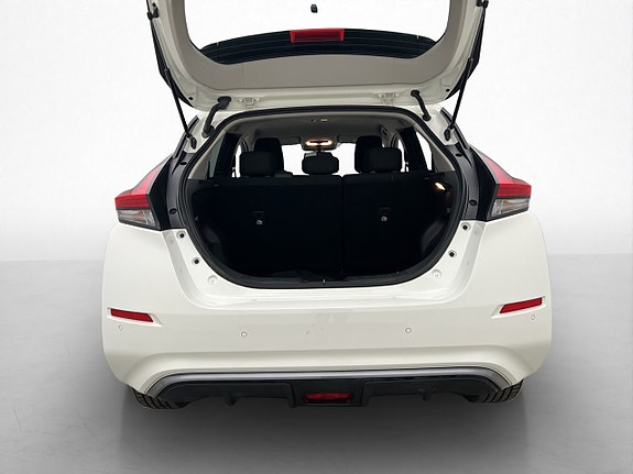 Nissan Leaf 27 of 30