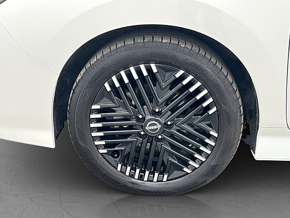 Nissan Leaf 29 of 30