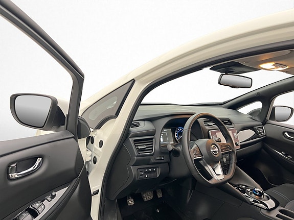 Nissan Leaf 10 of 30