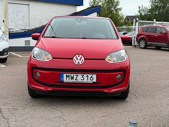 Volkswagen UP! 2 of 5