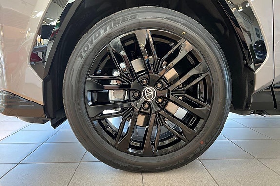 Toyota RAV4 10 of 20