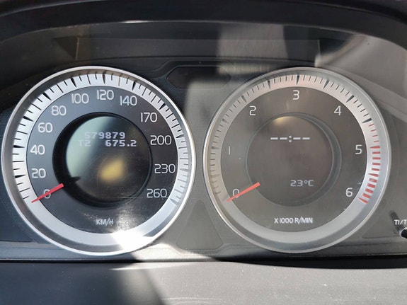 Volvo V70 7 of 12
