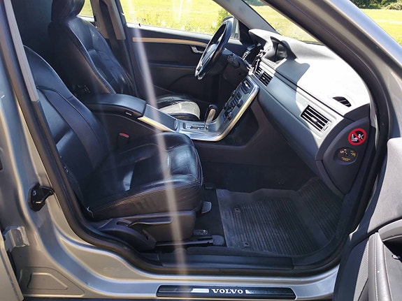 Volvo V70 6 of 12