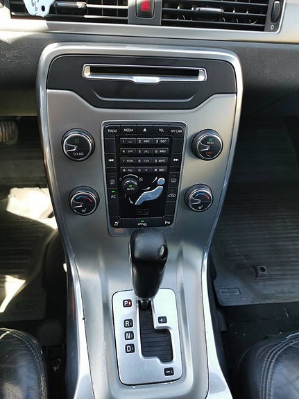 Volvo V70 9 of 12