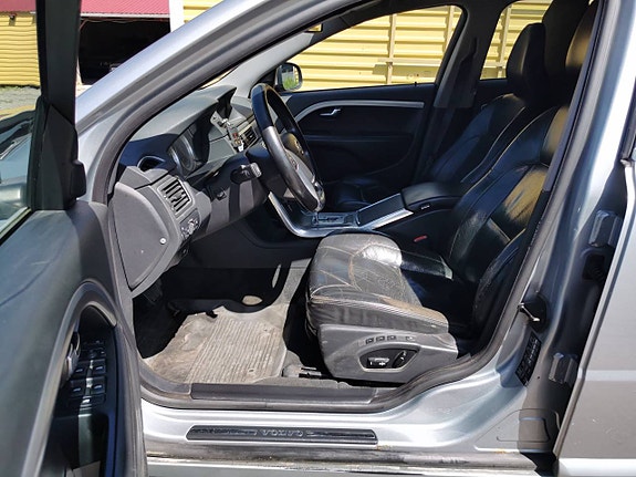 Volvo V70 5 of 12