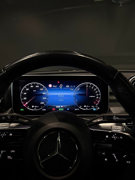 Mercedes-Benz C300 13 of 18