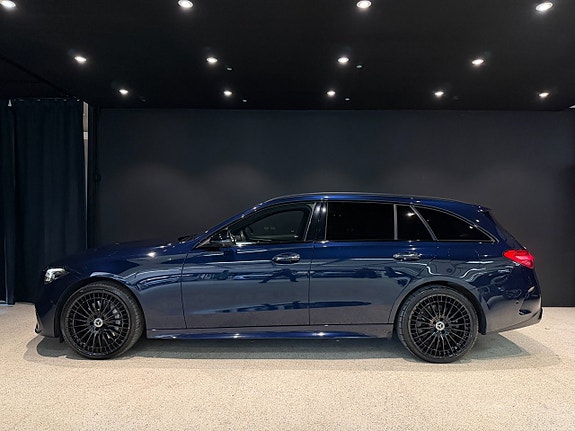 Mercedes-Benz C300 3 of 5