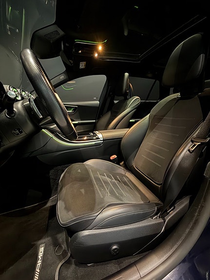 Mercedes-Benz C300 11 of 18