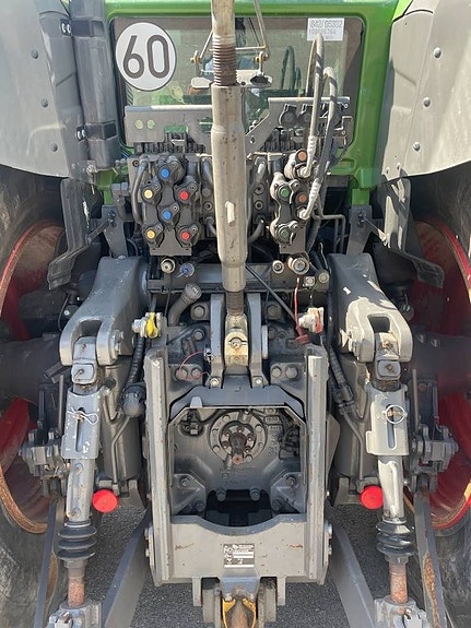 Fendt 828 Vario 6 of 8