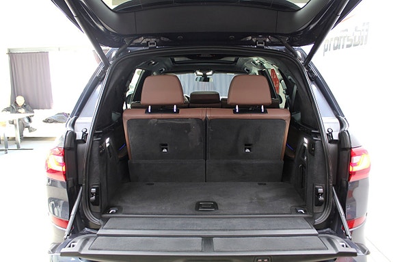 BMW X7 27 of 30