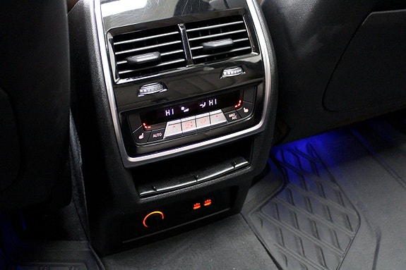 BMW X7 28 of 30