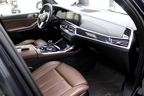 BMW X7 30 of 30