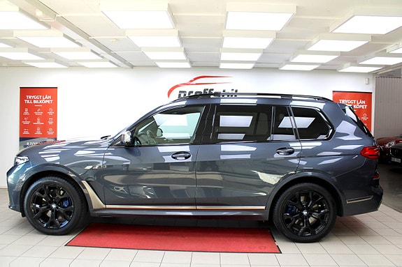 BMW X7 2 of 5