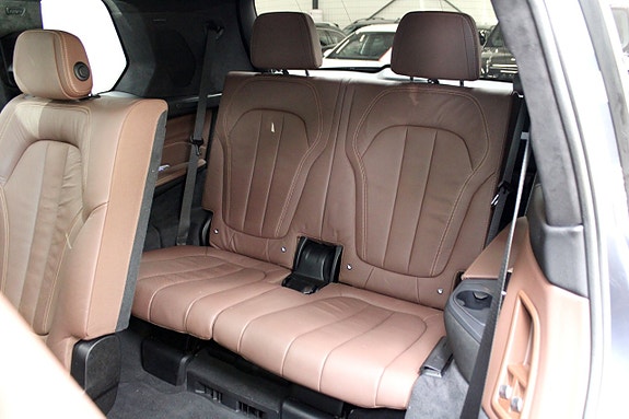 BMW X7 24 of 30