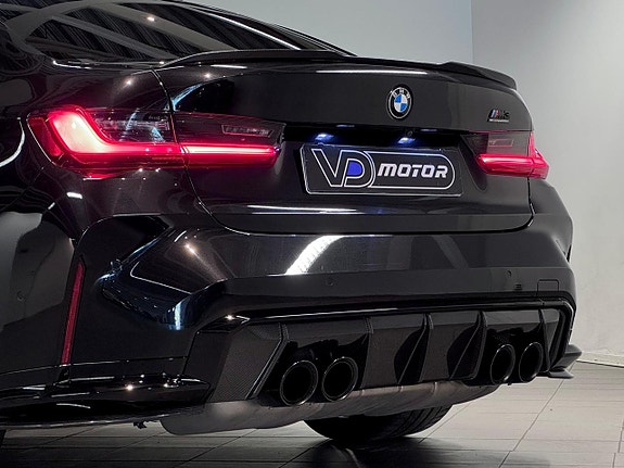 BMW M3 4 of 5