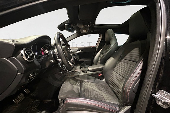 Mercedes-Benz GLA200 3 of 17