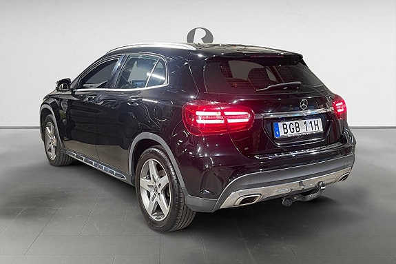 Mercedes-Benz GLA200 5 of 17