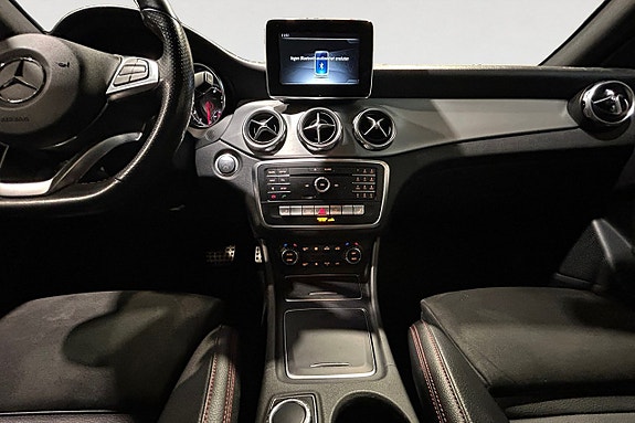 Mercedes-Benz GLA200 12 of 17