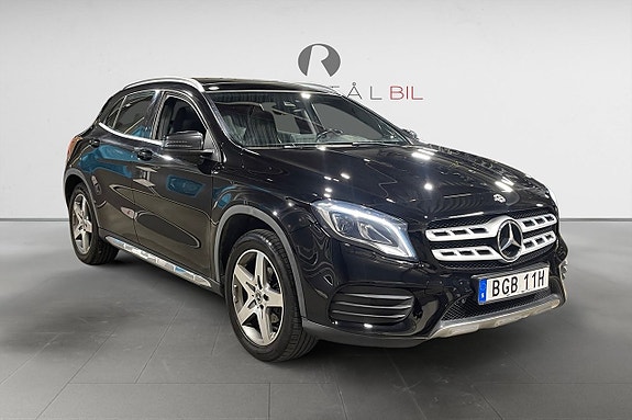 Mercedes-Benz GLA200 9 of 17