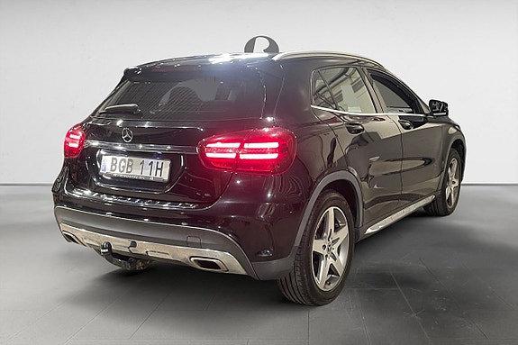 Mercedes-Benz GLA200 7 of 17