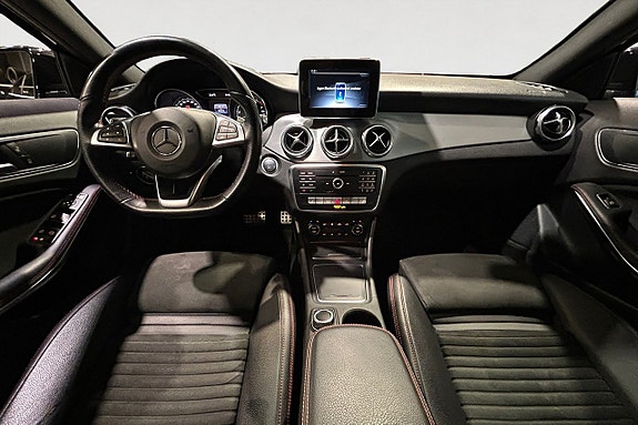 Mercedes-Benz GLA200 11 of 17