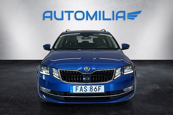 Skoda Octavia 2 of 5