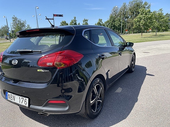Kia Ceed 2 of 5