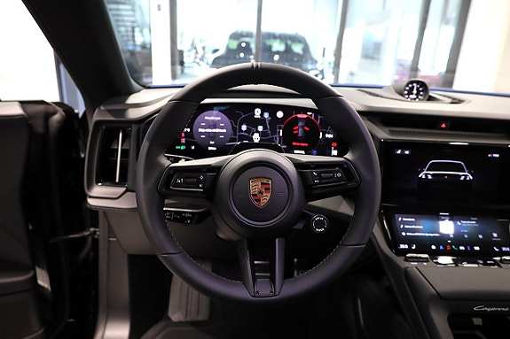 Porsche Cayenne 15 of 29
