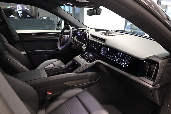 Porsche Cayenne 19 of 29