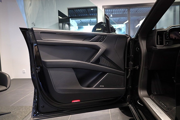 Porsche Cayenne 22 of 29
