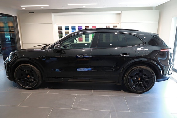 Porsche Cayenne 8 of 29
