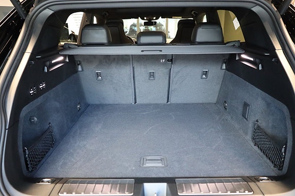 Porsche Cayenne 29 of 29