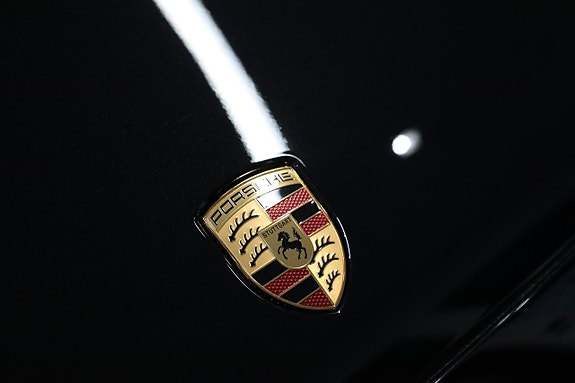 Porsche Cayenne 11 of 29