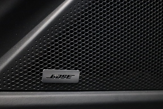 Porsche Cayenne 23 of 29