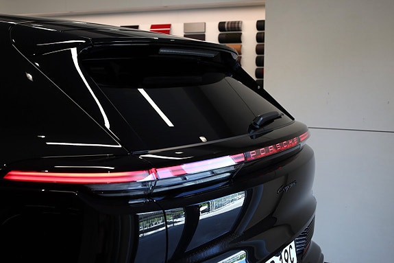 Porsche Cayenne 7 of 29