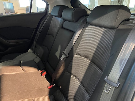 Mazda 3 9 of 13