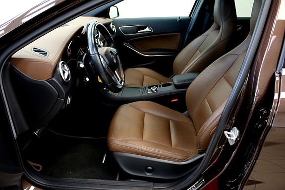 Mercedes-Benz GLA250 10 of 27