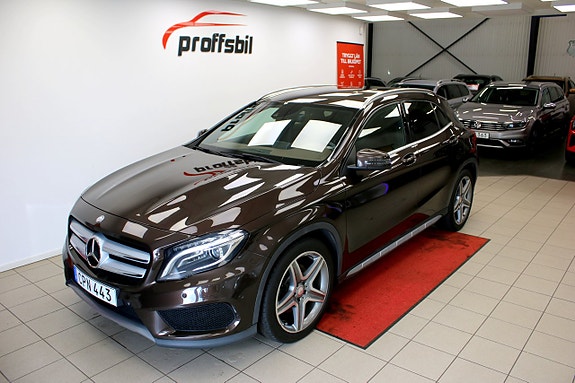 Mercedes-Benz GLA250 5 of 27